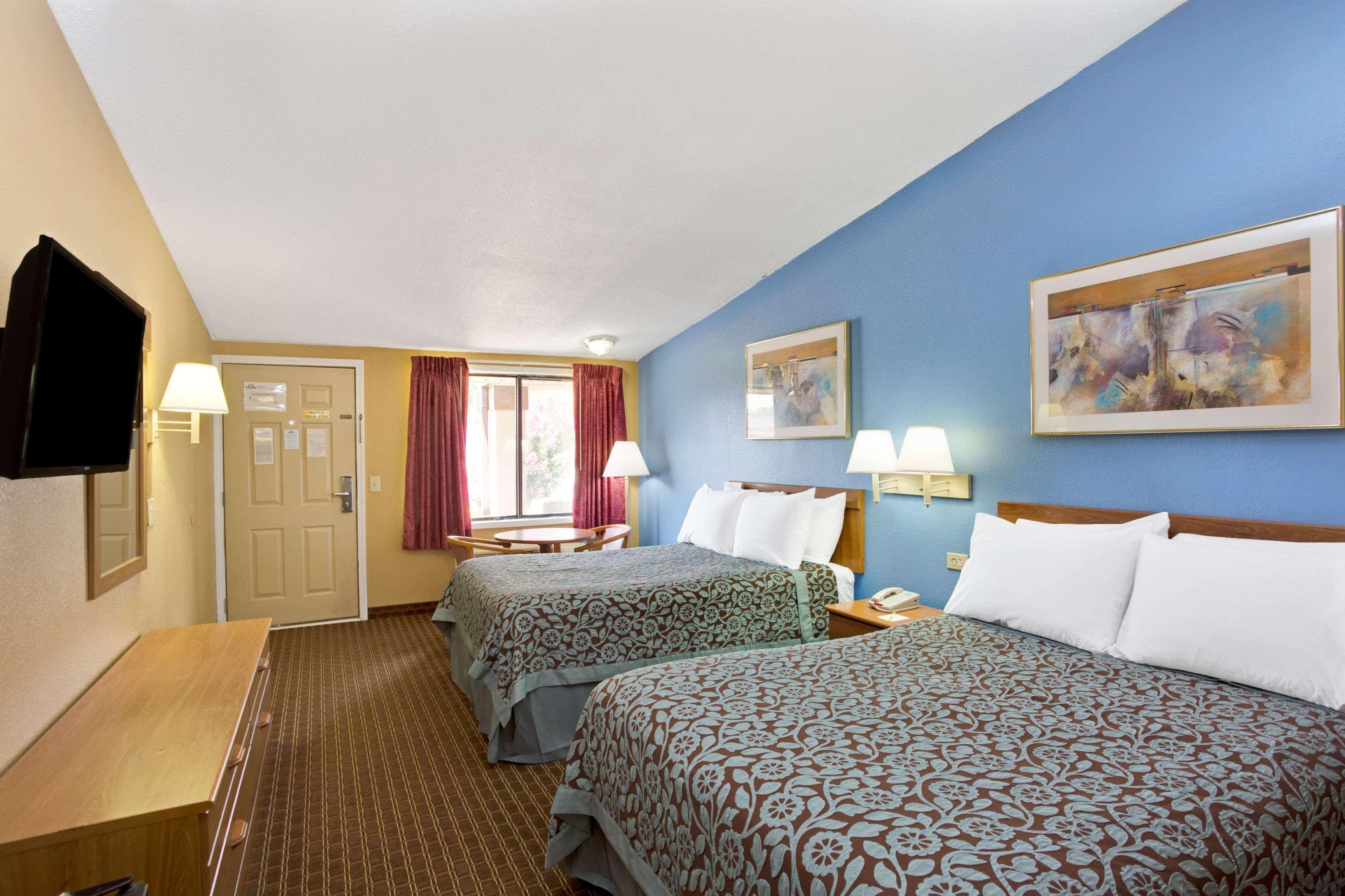 Days Inn By Wyndham Lawrenceville Eksteriør billede