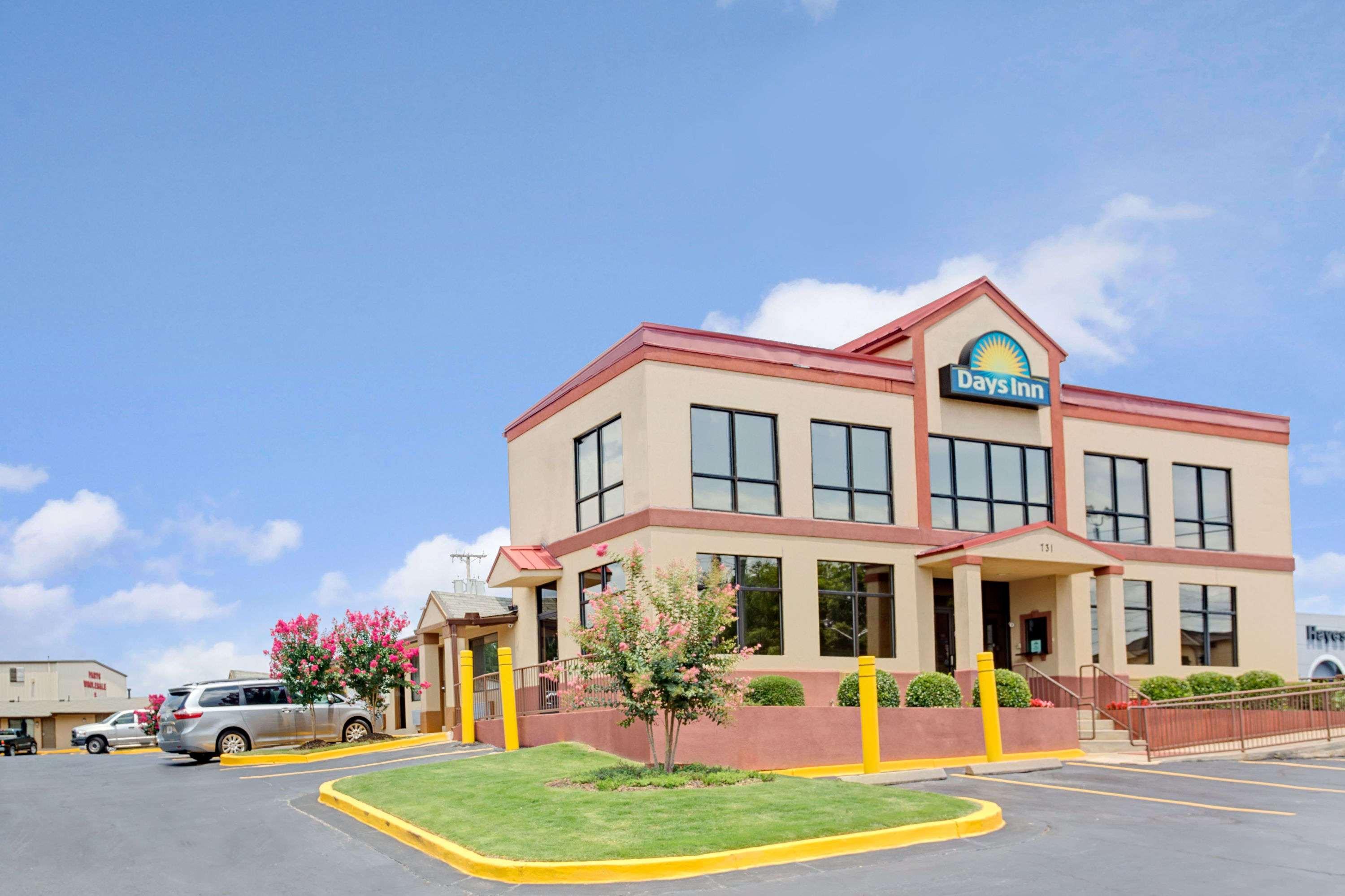 Days Inn By Wyndham Lawrenceville Eksteriør billede
