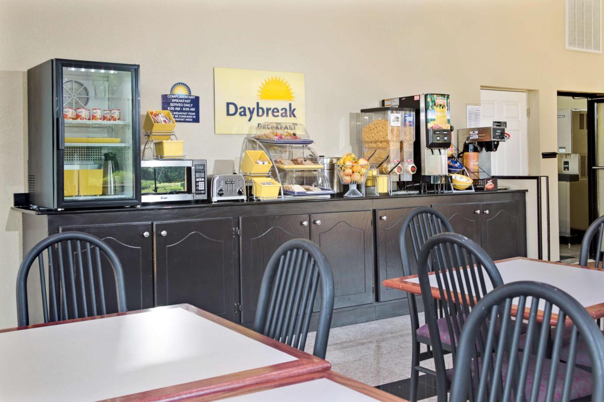 Days Inn By Wyndham Lawrenceville Eksteriør billede